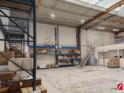 Entrepôt - 298 m²