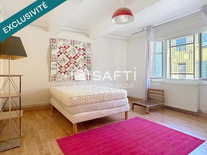 Maison - 300 m² - 11 pièces