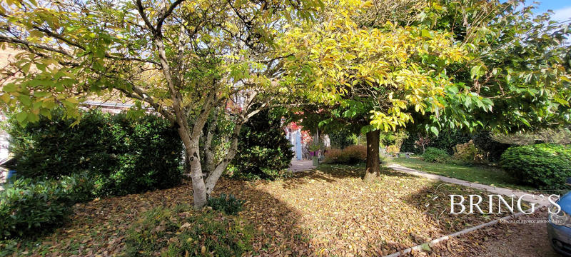 Maison - 250 m² - 9 pièces