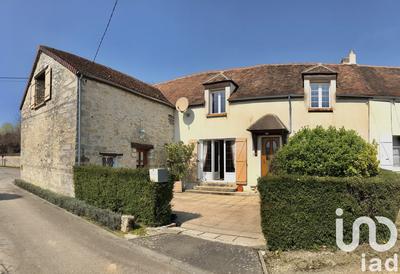 Maison - 203 m² - 9 pièces