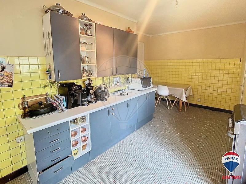 Maison - 240 m² - 5 pièces