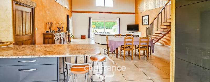 Maison - 182 m² - 4 pièces