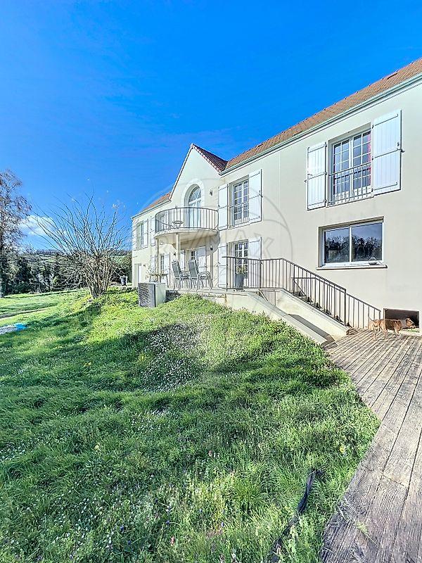 Maison - 185 m² - 6 pièces