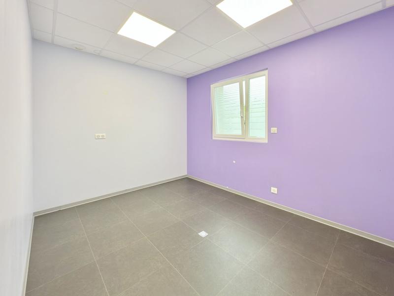 Local d'activités - 105 m² - 5 pièces