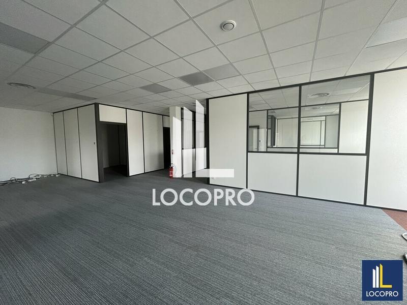 Bureau - 1 272 m²