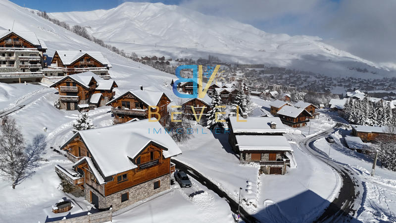 Châlet - 339 m² - 10 pièces