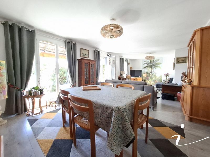 Maison - 111 m² - 5 pièces