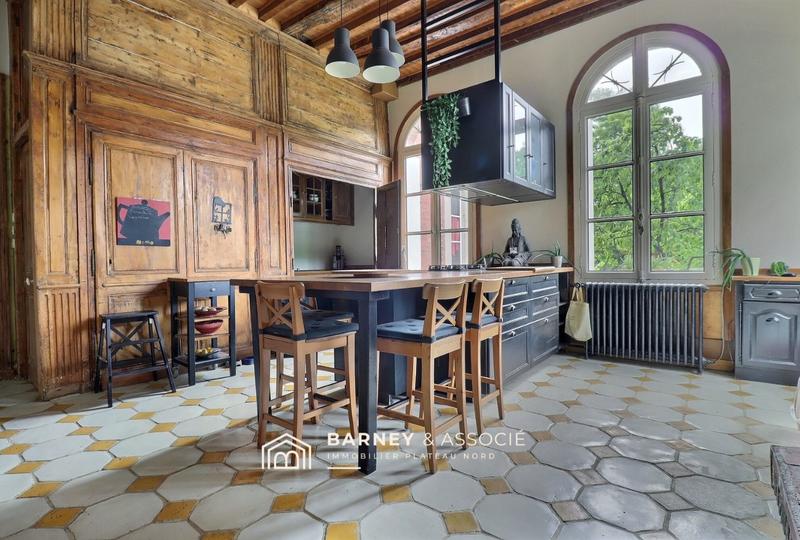 Maison - 440 m² - 12 pièces