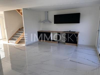 Maison - 81 m² - 5 pièces