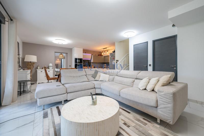 Maison - 126 m² - 6 pièces