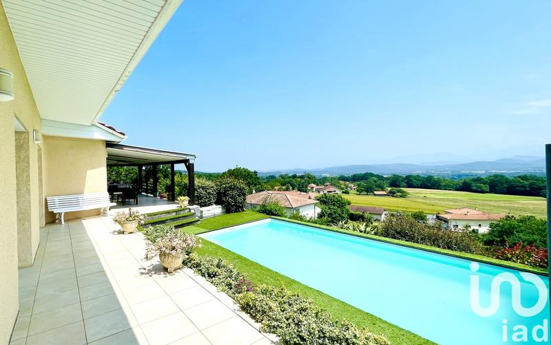 Maison - 140 m² - 5 pièces