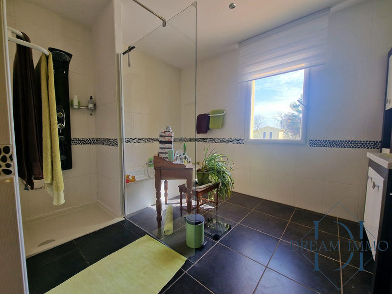 Maison contemporaine - 325 m² - 10 pièces