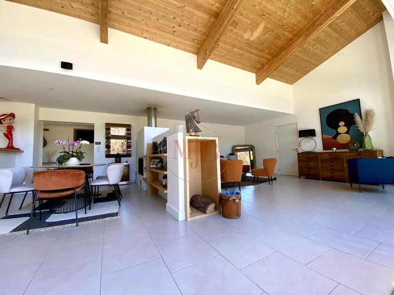 Villa - 160 m² - 7 pièces