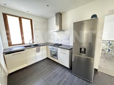 Maison - 108 m² - 5 pièces