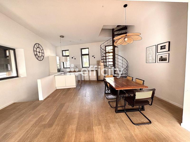 Maison - 170 m² - 7 pièces