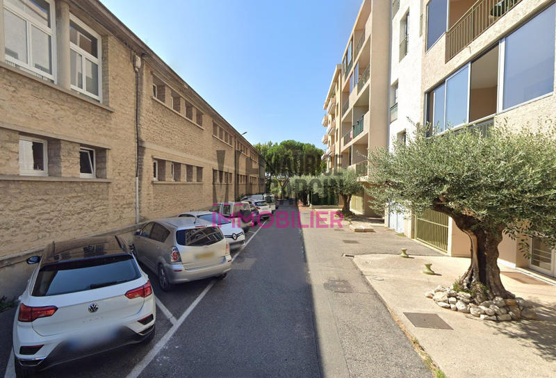 Parking / Garage - 12 m²