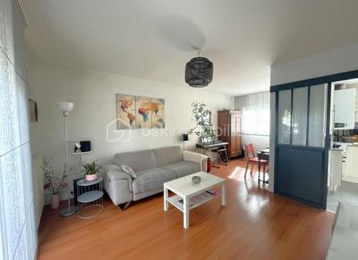 Maison - 98 m² - 6 pièces