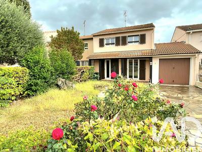 Maison - 99 m² - 5 pièces