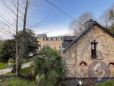 Maison - 616 m² - 19 pièces