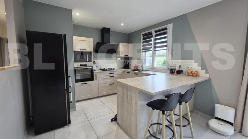 Maison traditionnelle - 132 m² - 5 pièces