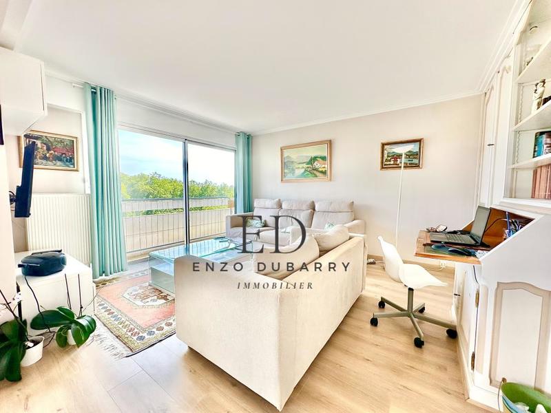 Appartement - 175 m² - 6 pièces