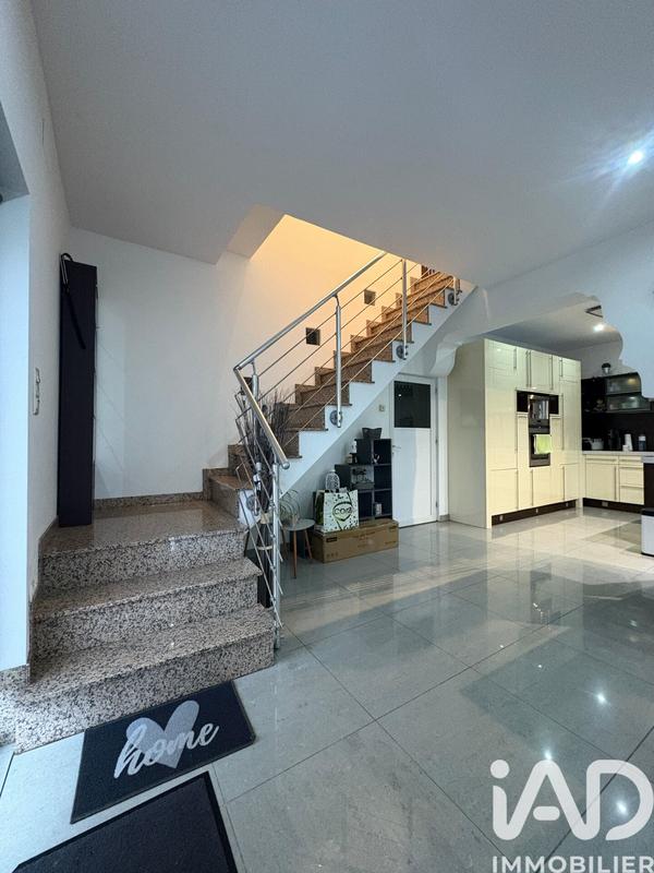 Maison - 163 m² - 6 pièces