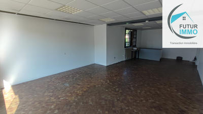 Local commercial - 80 m² - 3 pièces
