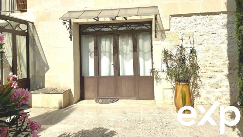 Maison - 300 m² - 7 pièces