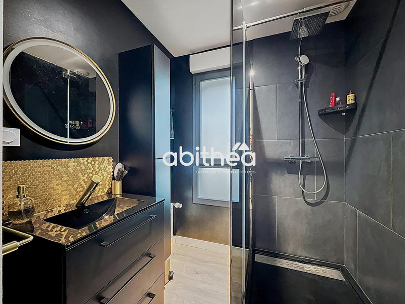 Maison - 176 m² - 8 pièces