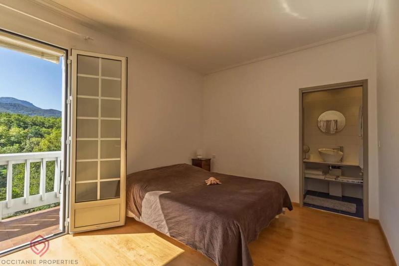 Villa - 203 m² - 7 pièces