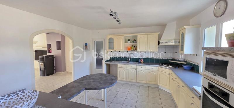 Propriété - 185 m² - 5 pièces