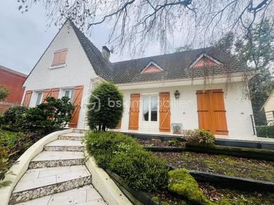 Maison - 186 m² - 6 pièces