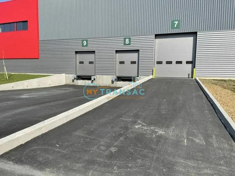 Local d'activité / Entrepôt - 2 321 m²