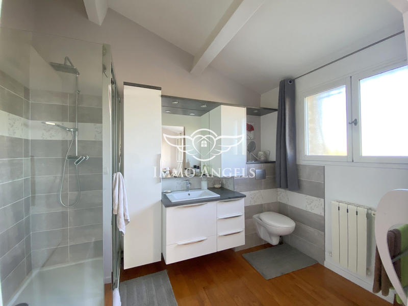 Maison - 206 m² - 9 pièces