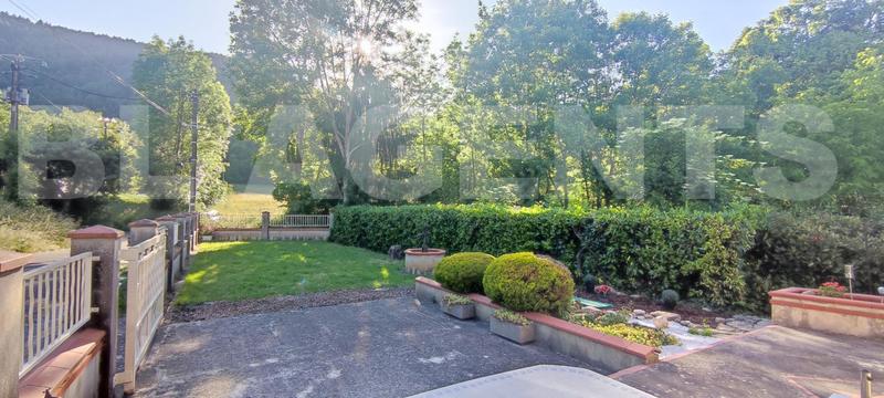 Maison - 212 m² - 7 pièces