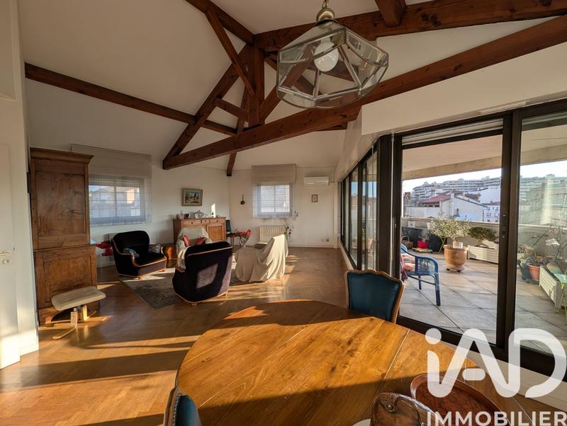 Appartement - 123 m² - 5 pièces