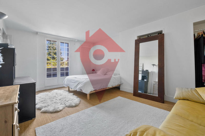 Propriété - 399 m² - 13 pièces