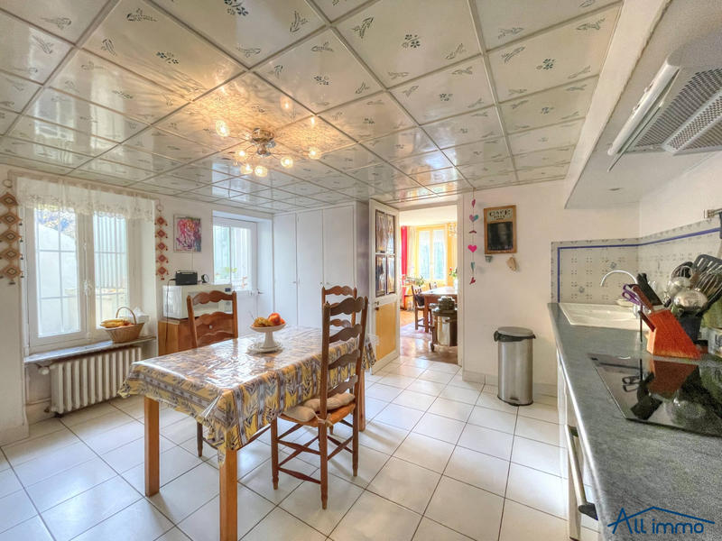 Maison ancienne - 197 m² - 8 pièces