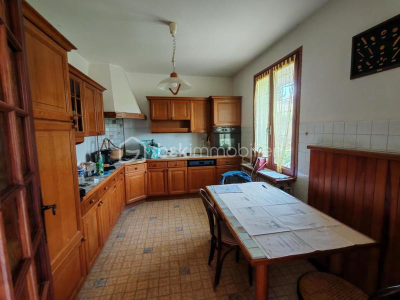 Maison traditionnelle - 205 m² - 10 pièces