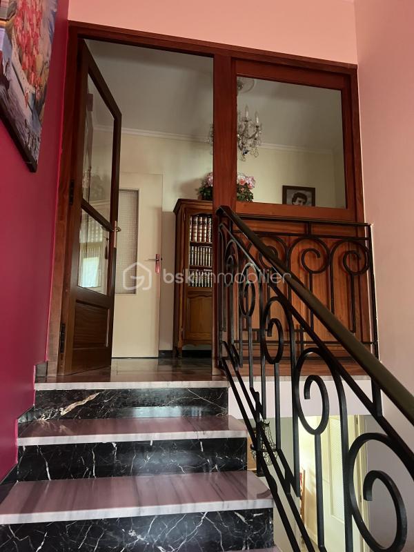 Maison traditionnelle - 162 m² - 7 pièces