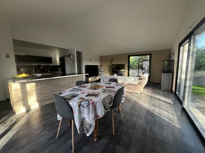 Maison - 136 m² - 6 pièces