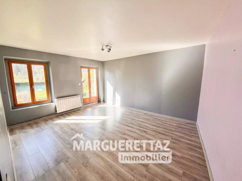 Maison de village - 280 m² - 4 pièces