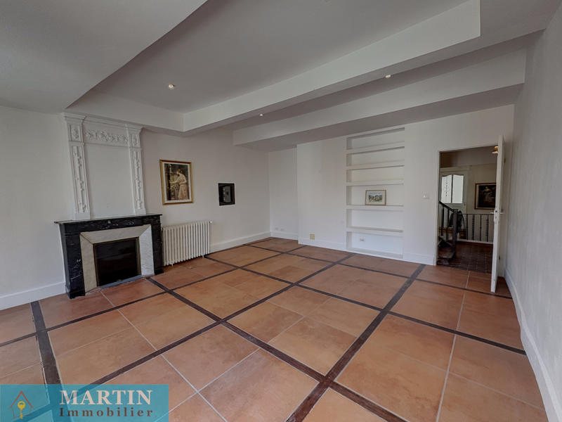 Maison - 213 m² - 9 pièces