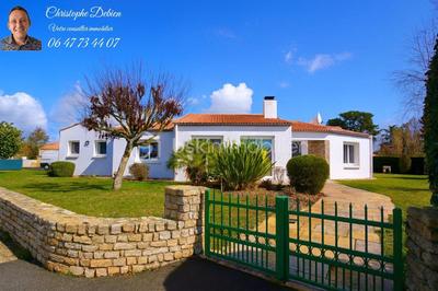 Maison traditionnelle - 148 m² - 7 pièces