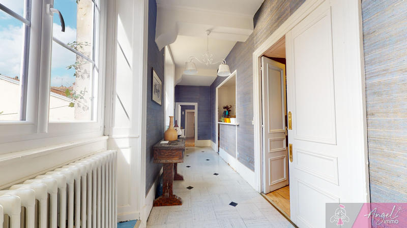 Appartement - 193 m² - 8 pièces