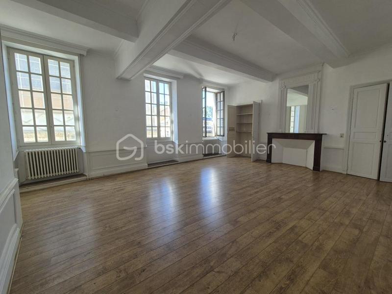 Maison ancienne - 330 m² - 15 pièces