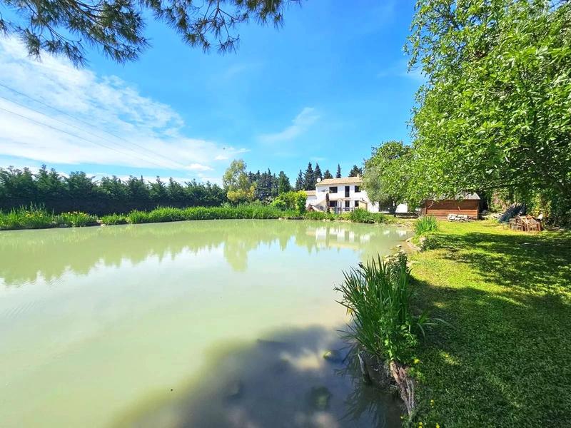 Maison - 230 m² - 8 pièces