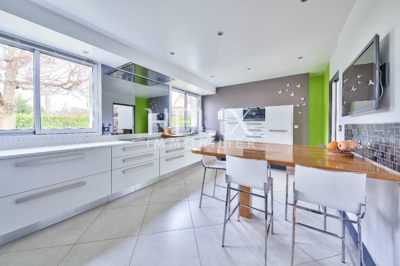 Maison - 190 m² - 8 pièces