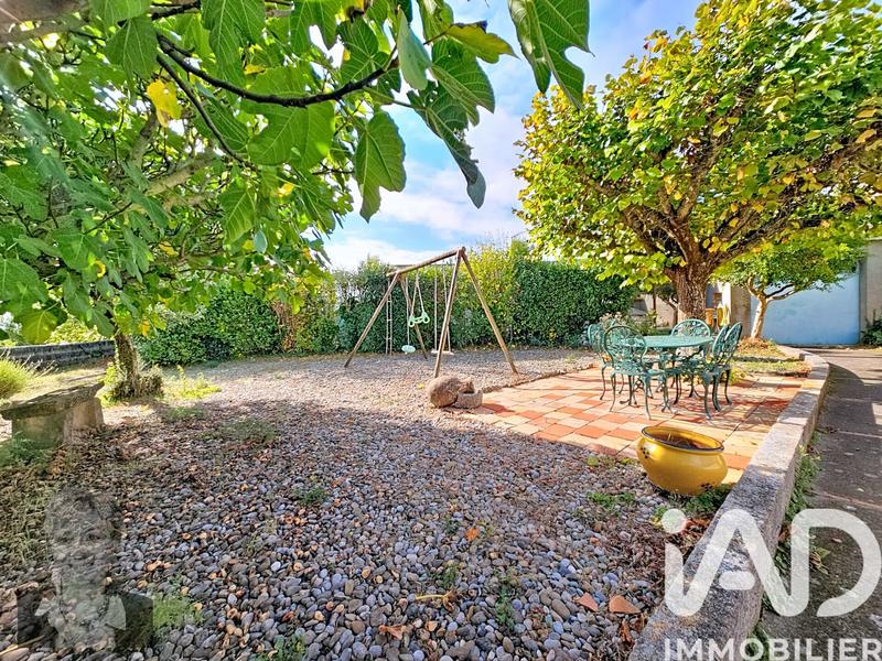 Maison - 228 m² - 8 pièces