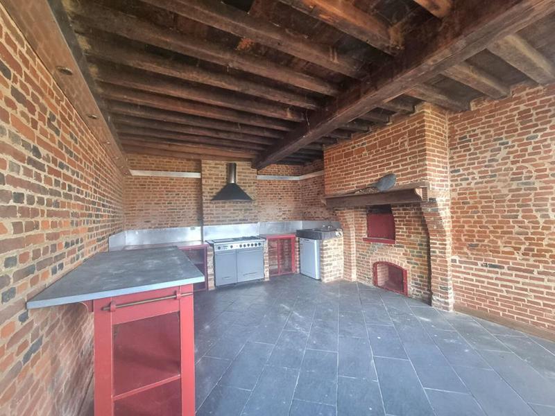 Maison - 241 m² - 11 pièces